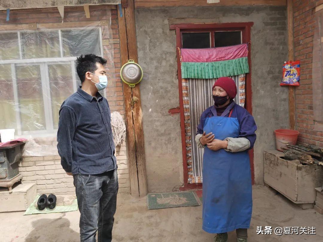美国最新疫情动态下的温馨小城与家庭力量